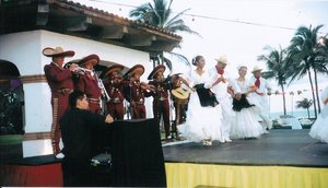 Mariachis and traditional dance