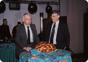 Ready for Motzi? Frank and Ray before Motzi
