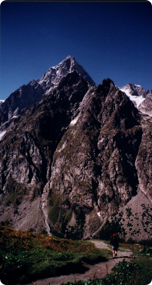 Jonathan below Rifugio Bonatti